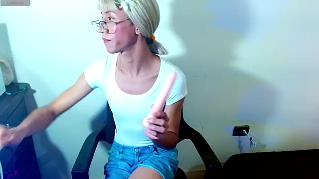 Snapshot of Andrea_Nx chatting on March 30, 2026, 7:37 pm Andrea Nx online show from March 30, 2026, 7:37 pm