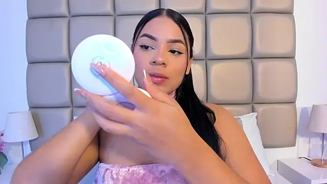 lilly williamss online show from April 19, 2026, 3:07 am