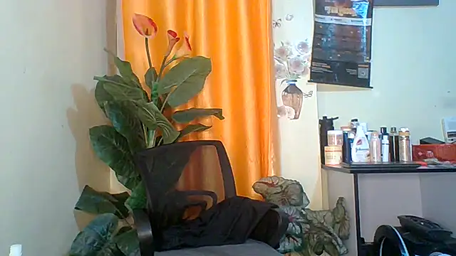 Snapshot of PantiesQueenOfAsses001 chatting on August 1, 2026, 5:16 am PantiesQueenOfAsses001 online show from August 1, 2026, 5:16 am