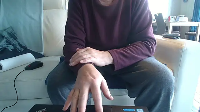 Snapshot of Buggemann chatting on June 14, 2026, 4:14 am Buggemann online show from June 14, 2026, 4:14 am