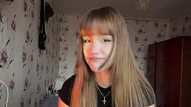 AnnaWasp online show from April 6, 2026, 4:19 am