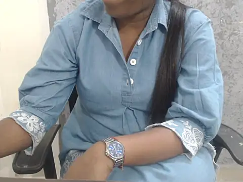 Snapshot of Naughty_Sana chatting on April 13, 2026, 7:01 am Naughty Sana online show from April 13, 2026, 7:01 am