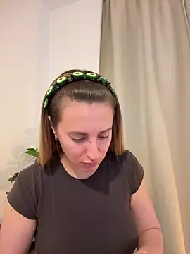 Snapshot of EvaRyen_ chatting on May 14, 2026, 4:48 pm EvaRyen online show from May 14, 2026, 4:48 pm