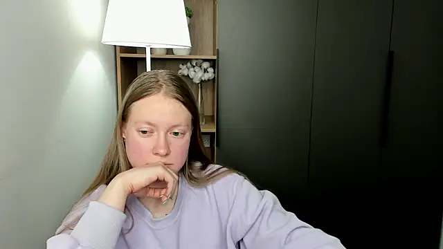 LashandaDevoto online show from March 13, 2026, 9:47 am