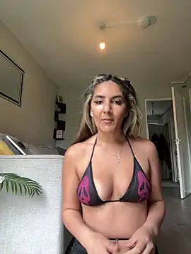 Sophialacex online show from May 8, 2026, 1:59 pm