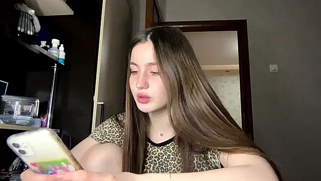 Snapshot of SwervedSlick chatting on March 15, 2026, 5:20 pm SwervedSlick online show from March 15, 2026, 5:20 pm