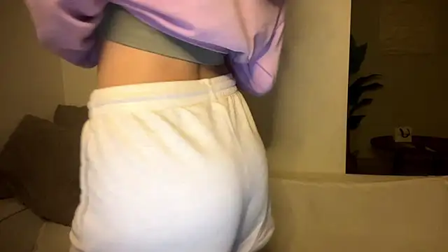 Snapshot of RoxyWet chatting on June 8, 2026, 11:22 am RoxyWet online show from June 8, 2026, 11:22 am