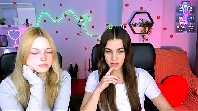 Snapshot of trixy_melison chatting on April 7, 2026, 12:18 pm trixy melison online show from April 7, 2026, 12:18 pm