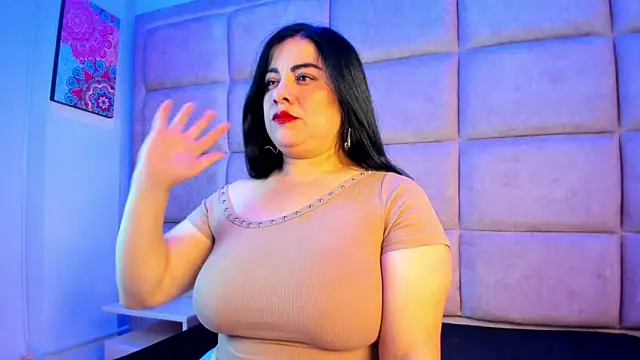 Snapshot of Emilyy_Moon_ chatting on May 23, 2026, 2:54 am Emilyy Moon online show from May 23, 2026, 2:54 am