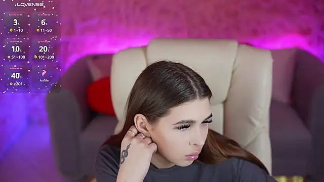 EmberCutee online show from March 13, 2026, 2:11 pm