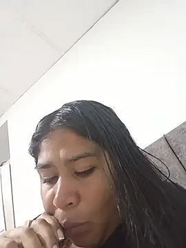 LexyJohnnes  online show from April 21, 2026, 2:25 am