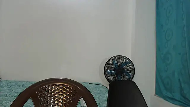 Snapshot of MichellDeLaTorre69 chatting on June 12, 2026, 10:40 pm MichellDeLaTorre69 online show from June 12, 2026, 10:40 pm