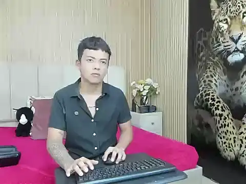 ThiagoGonzalez  online show from March 13, 2026, 7:19 pm