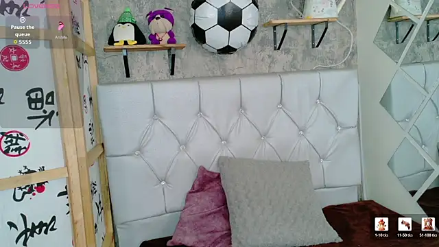 Snapshot of Sophia_xoxo1 chatting on July 21, 2026, 2:18 pm Sophia xoxo1 online show from July 21, 2026, 2:18 pm