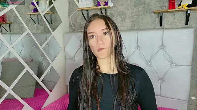 Snapshot of Sophia_xoxo1 chatting on August 1, 2026, 1:31 pm Sophia xoxo1 online show from August 1, 2026, 1:31 pm