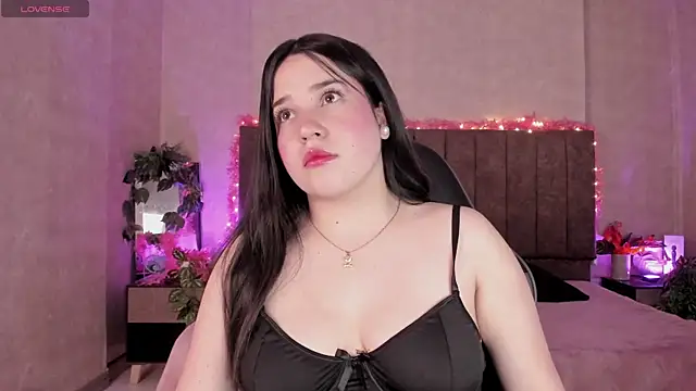 Julieth Caandy online show from July 18, 2026, 8:06 pm