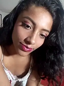 KattyBerryX online show from April 22, 2026, 6:47 pm