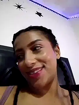 Snapshot of KattyBerryX chatting on August 2, 2026, 10:40 pm KattyBerryX online show from August 2, 2026, 10:40 pm