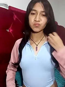 Snapshot of KarolaMendez chatting on April 1, 2026, 12:13 am KarolaMendez online show from April 1, 2026, 12:13 am