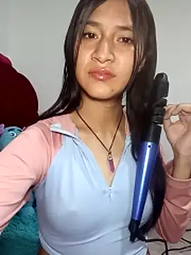 Snapshot of KarolaMendez chatting on April 26, 2026, 10:29 pm KarolaMendez online show from April 26, 2026, 10:29 pm