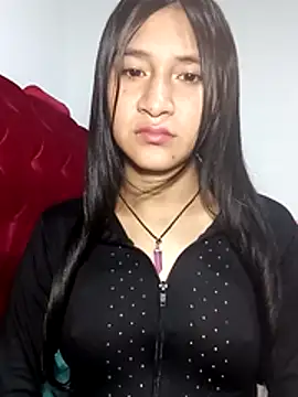 KarolaMendez online show from July 12, 2026, 12:11 am