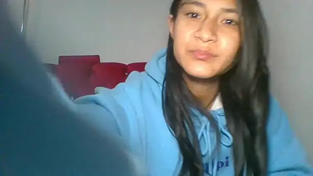 Snapshot of KarolaMendez chatting on April 30, 2026, 8:49 pm KarolaMendez online show from April 30, 2026, 8:49 pm