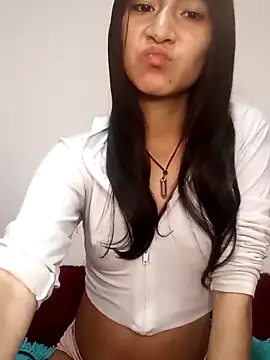 Snapshot of KarolaMendez chatting on March 28, 2026, 5:03 pm KarolaMendez online show from March 28, 2026, 5:03 pm