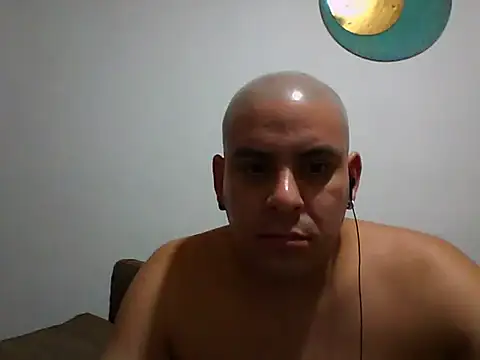 Snapshot of Matiasadventurexxx chatting on March 18, 2026, 1:31 am Matiasadventurexxx online show from March 18, 2026, 1:31 am