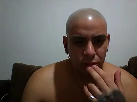 Snapshot of Matiasadventurexxx chatting on March 20, 2026, 11:28 pm Matiasadventurexxx online show from March 20, 2026, 11:28 pm