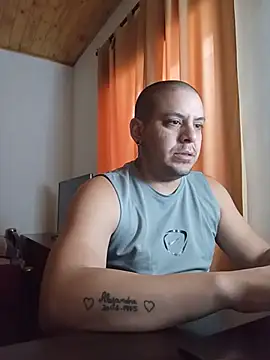 Snapshot of Matiasadventurexxx chatting on May 26, 2026, 3:43 pm Matiasadventurexxx online show from May 26, 2026, 3:43 pm