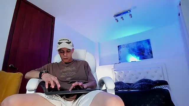 AzakMyers online show from March 17, 2026, 6:44 pm