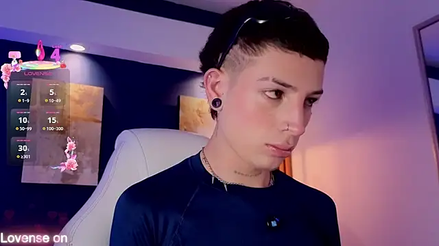 Luca Prince  online show from March 31, 2026, 3:19 am