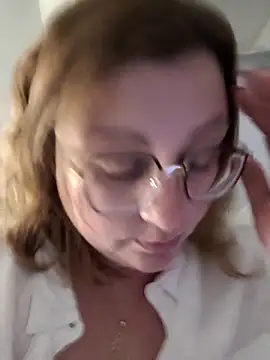 Snapshot of duotroublant chatting on May 13, 2026, 9:22 pm duotroublant online show from May 13, 2026, 9:22 pm