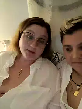 Snapshot of duotroublant chatting on April 16, 2026, 9:50 pm duotroublant online show from April 16, 2026, 9:50 pm