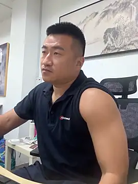 Cunzhangshibage02 online show from May 4, 2026, 1:25 pm