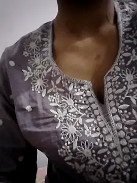 Snapshot of Tasty_Cherry chatting on April 7, 2026, 9:05 pm Tasty Cherry online show from April 7, 2026, 9:05 pm