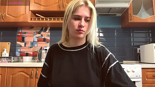 ivygenesis online show from April 28, 2026, 3:11 am