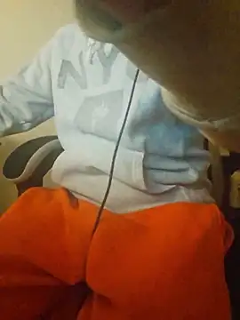 dufatcock online show from May 17, 2026, 4:23 am