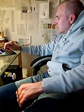 dufatcock online show from April 2, 2026, 7:15 am