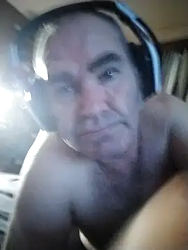 Snapshot of Sith-Wookiee chatting on May 7, 2026, 7:39 pm Sith-Wookiee online show from May 7, 2026, 7:39 pm