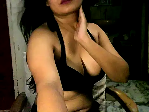 Snapshot of YAMUNA_012 chatting on April 25, 2026, 8:50 pm YAMUNA 012 online show from April 25, 2026, 8:50 pm