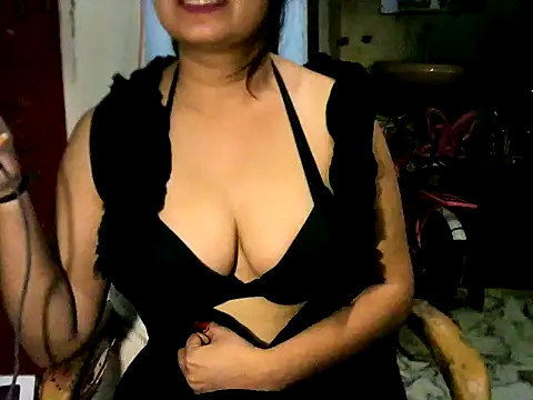 Snapshot of YAMUNA_012 chatting on April 16, 2026, 7:36 pm YAMUNA 012 online show from April 16, 2026, 7:36 pm