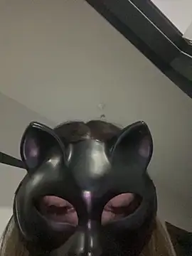 Snapshot of fenabanu chatting on March 13, 2026, 12:59 am fenabanu online show from March 13, 2026, 12:59 am