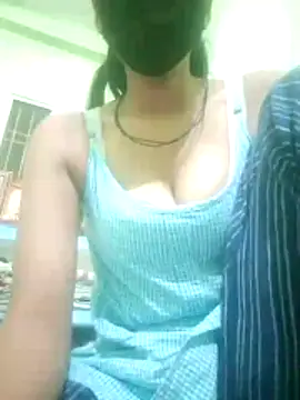 Snapshot of nidhiyadav00 chatting on April 17, 2026, 6:11 pm nidhiyadav00 online show from April 17, 2026, 6:11 pm