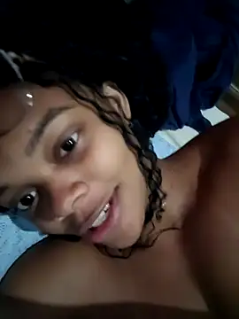 marialuiza2027 online show from April 30, 2026, 3:13 am