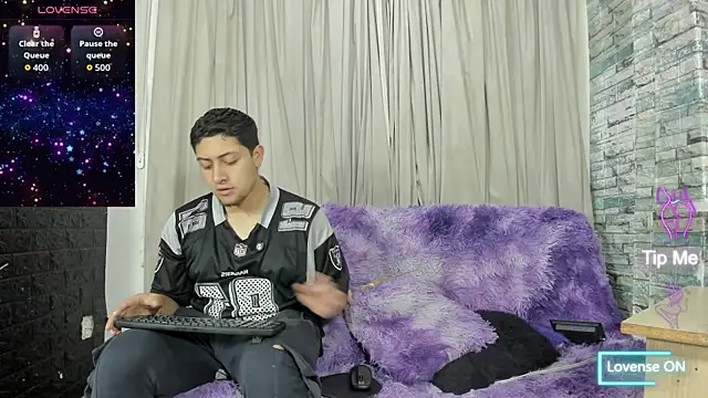 NoahAndBunny online show from June 30, 2026, 11:32 am