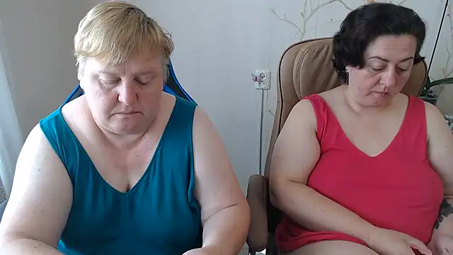 Snapshot of Lindy-Jeanie chatting on August 7, 2026, 8:31 am Lindy-Jeanie online show from August 7, 2026, 8:31 am