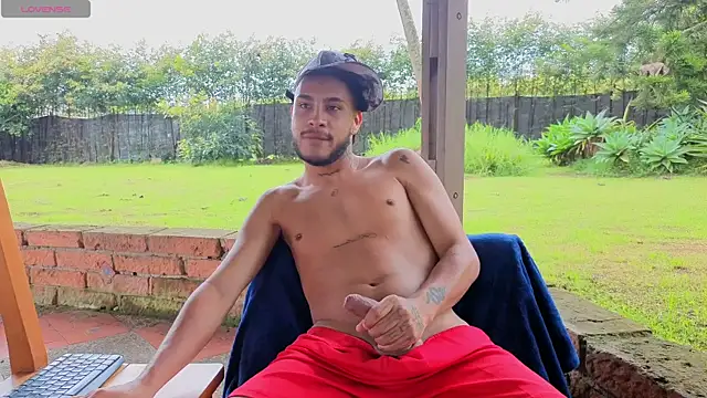 DilanAndres online show from April 29, 2026, 2:43 pm