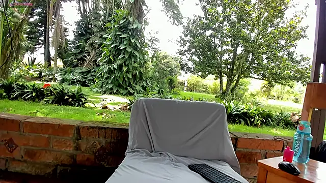 DilanAndres online show from April 15, 2026, 3:27 pm