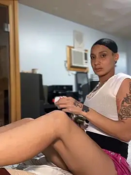 Snapshot of FerrariFrench chatting on October 8, 2025, 3:52 am FerrariFrench online show from October 8, 2025, 3:52 am